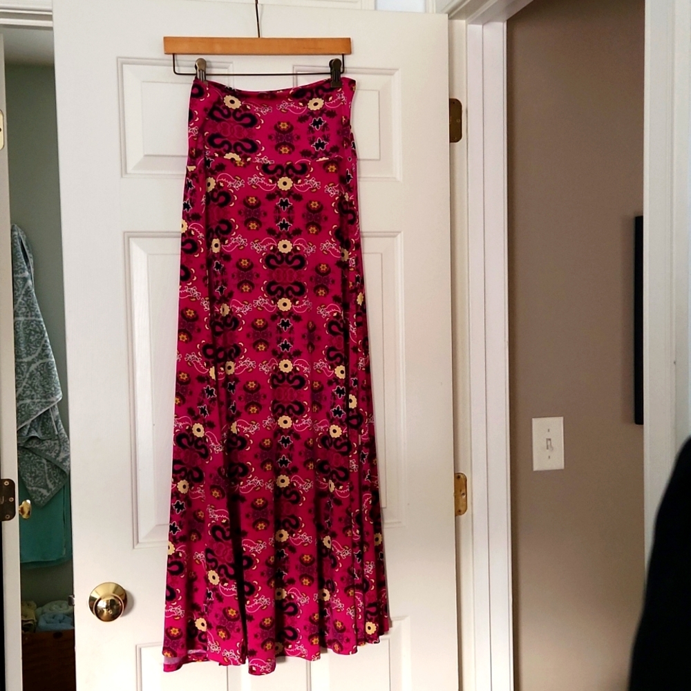 LuLaRoe maxi skirt size medium